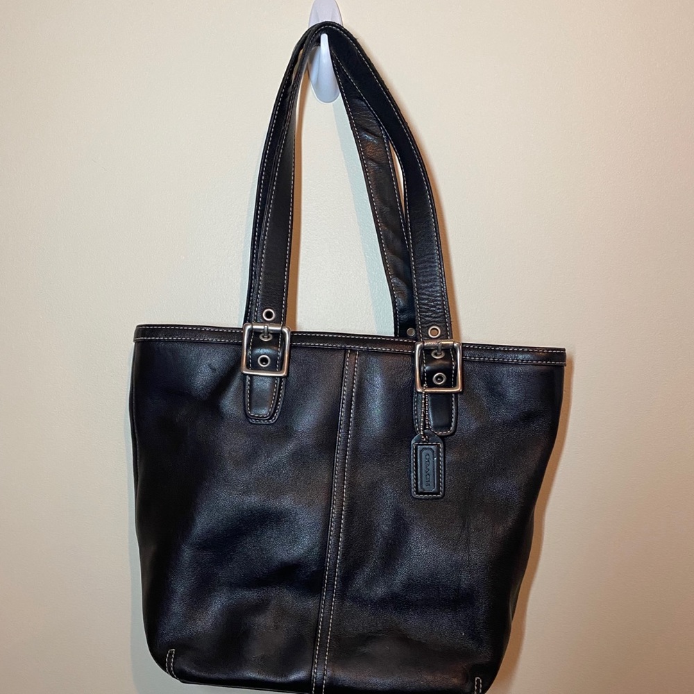 Coach Hamptons Black Leather Tote (F053-9572)